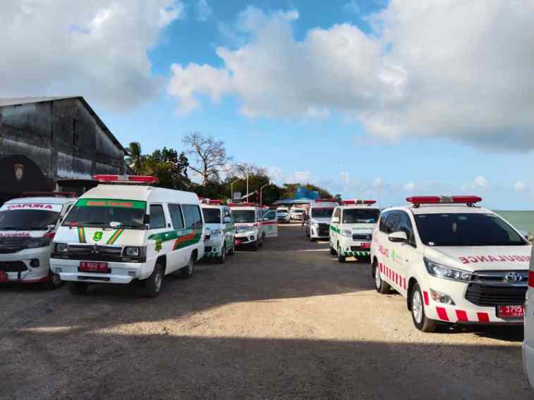 Bupati Cak Fauzi Kerahkan OPD Tangani Penumpang KMP Mutiara Sentosa 2 yang Alami Kebakaran di Sumenep