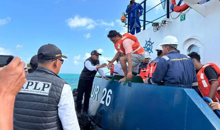 62 Korban KMP Mutiara Sentosa II Dievakuasi ke Masalembu, Kepala UPP Apresiasi Kekompakan Tim dan Masyarakat